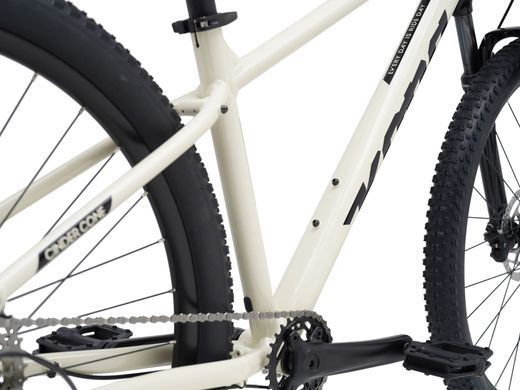 Велосипед гірський Kona Cinder Cone 27.5", White, S, 2026 (KNA B37CCWHSHIN01)